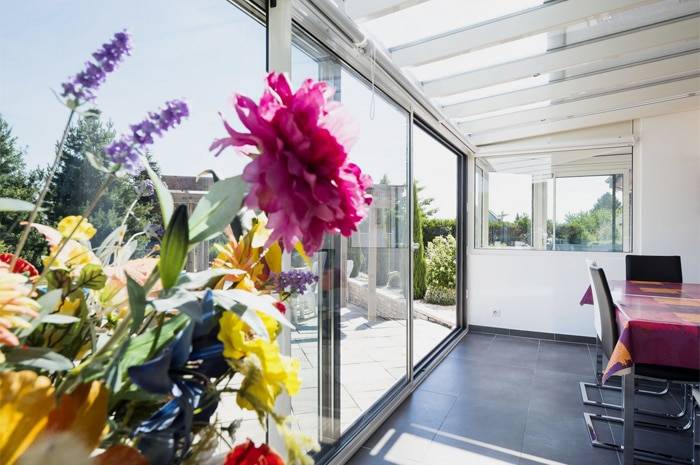 veranda-blanc-salle-a-manger