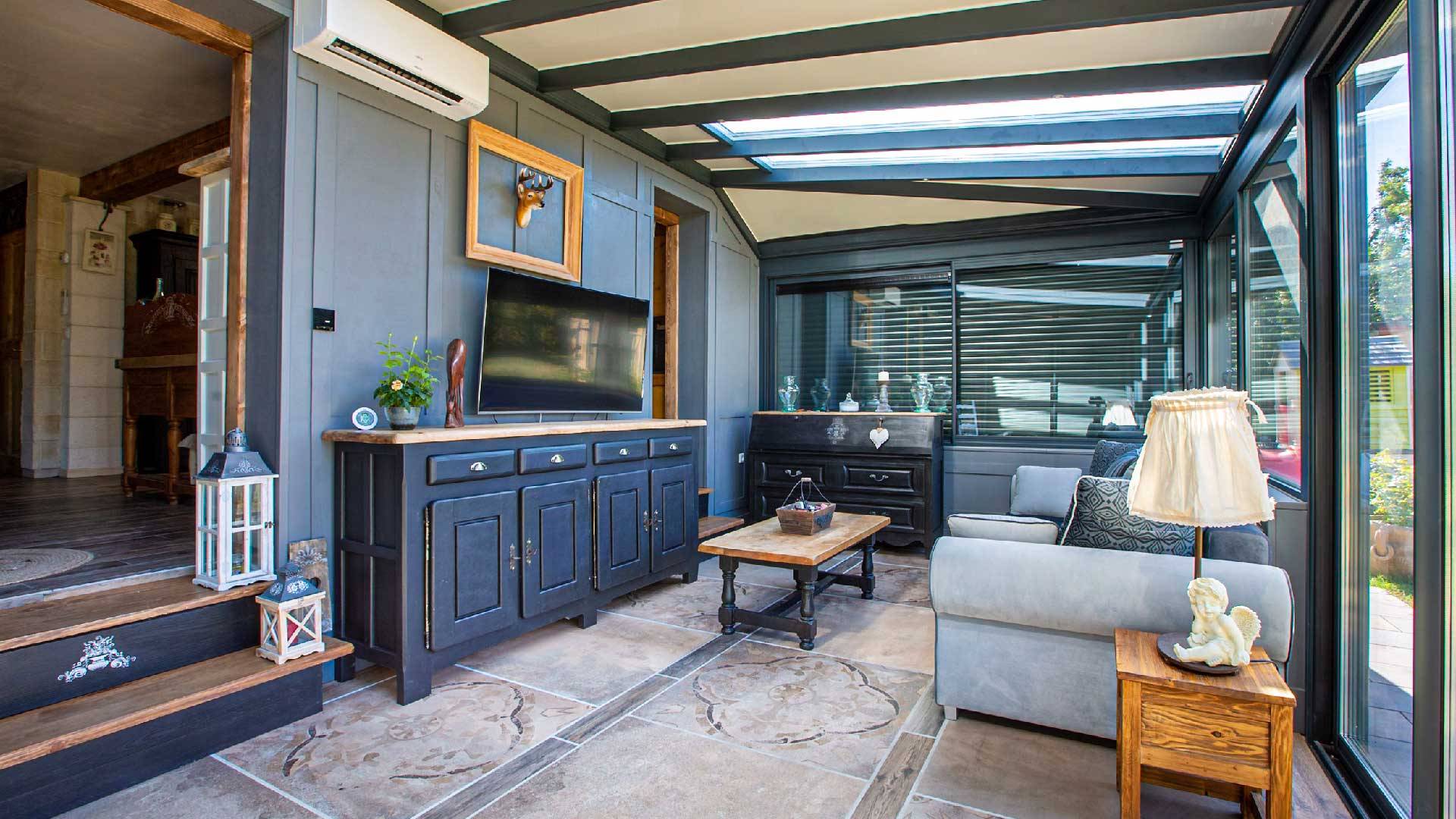 veranda-gris-stores-salon-leds