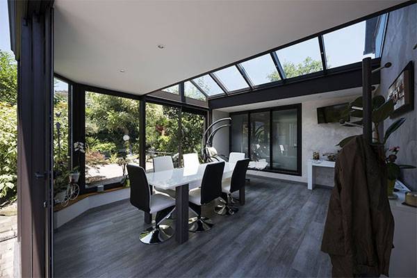 veranda-vitree-moderne-le-verandier