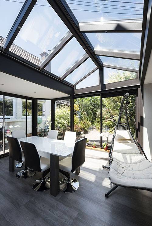 veranda-vitree-moderne-le-verandier